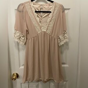 Margo & Sebastian Women's Baby Doll Mini Dress Size Medium Nude Lace Trim Lined
